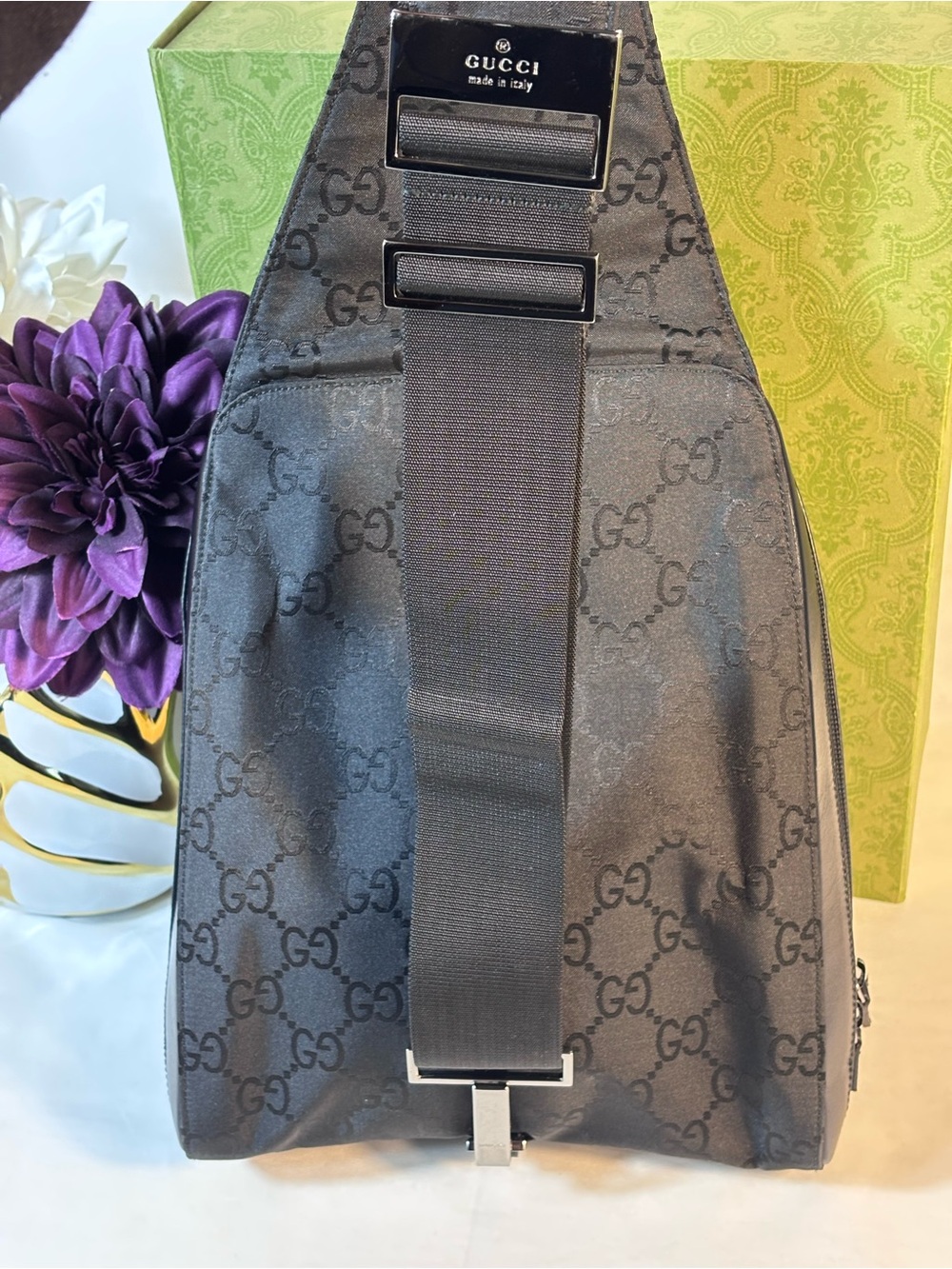Gucci Logo Black Sling - Picture 2 of 16